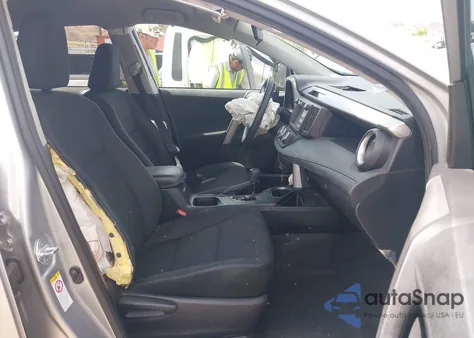 2016 Toyota Rav4 Le z USA, uszkodzony, nr VIN 2T3ZFREV7GW302261